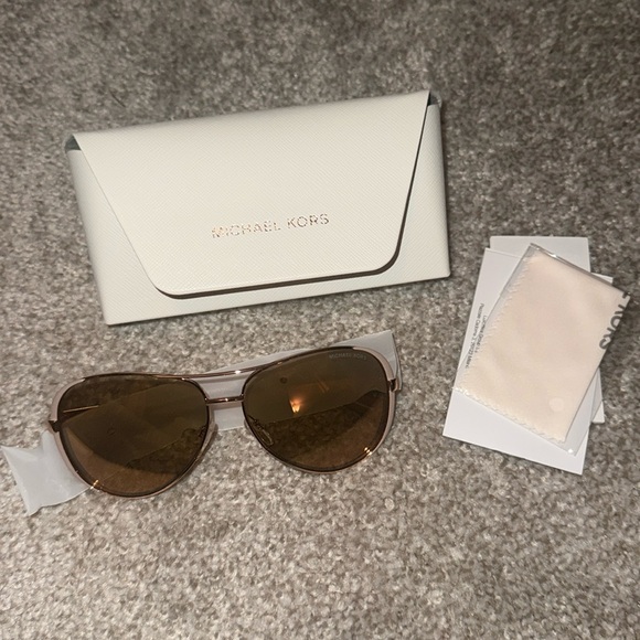 Michael Kors Sunglasses - Picture 1 of 3